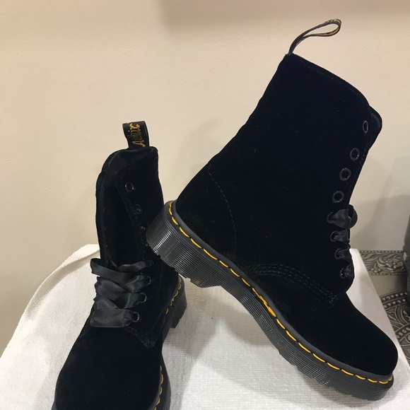 dr martens pascal velvet black